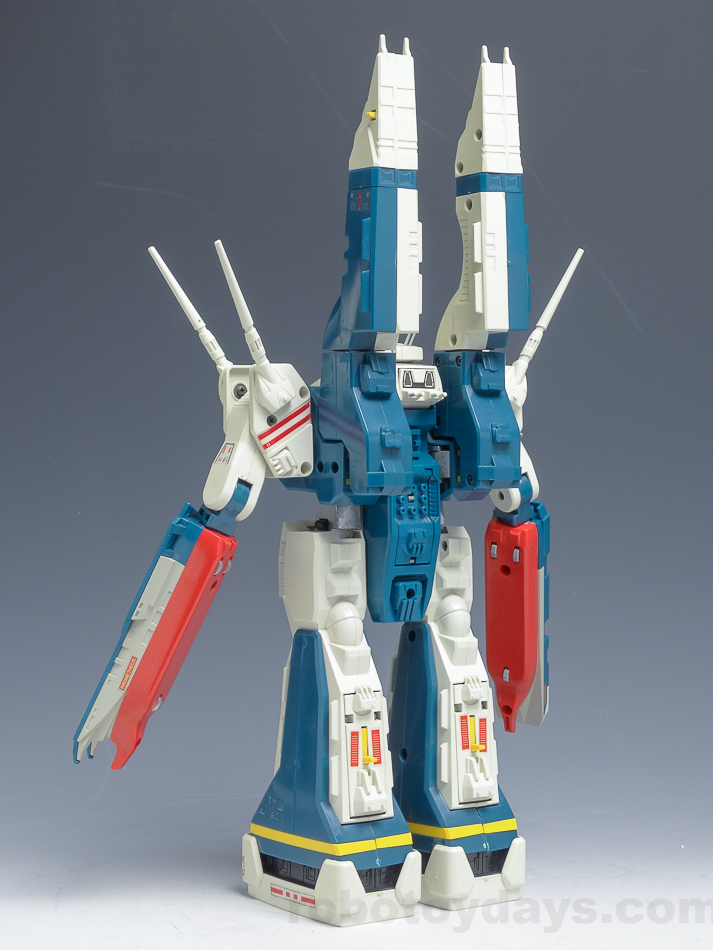 マクロス強攻型 SDF-1 タカトクトイス レビュー | RoboToyDays